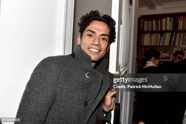 Omar Hernandez attends Edelman Arts: The Infamous Rose Hartman at Edelman Arts on November 17, 2017 in New York City.