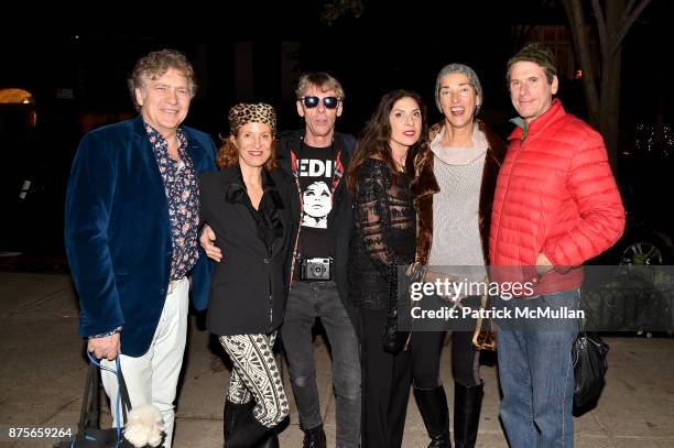 Roger de Cabrol, Bara de Cabrol, Dustin Pittman, Janis Savitt, Dovanna Pagowski and Guest attend Edelman Arts: The Infamous Rose Hartman at Edelman...