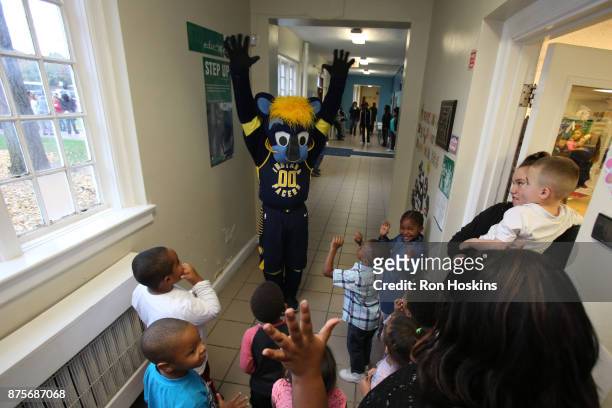 Victor Oladipo and Glenn Robinson III of the Indiana Pacers have teamed up to provide 200 families from Christamore House with Kroger groceries,...