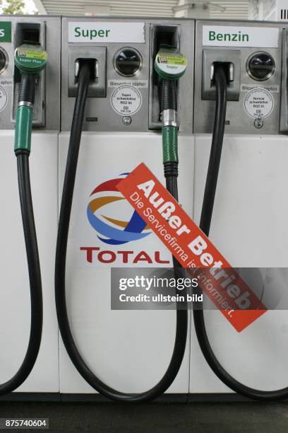Tankstelle, Tankstellen: Zapfsäule an einer Total Tankstelle ist außer Betrieb