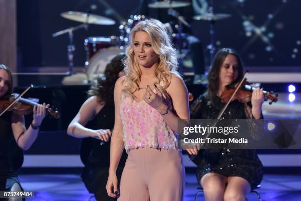 Julia Lindholm performs during the Stefanie Hertel Show 'Die grosse Show der Weihnachtslieder' on November 17, 2017 in Suhl, Germany.