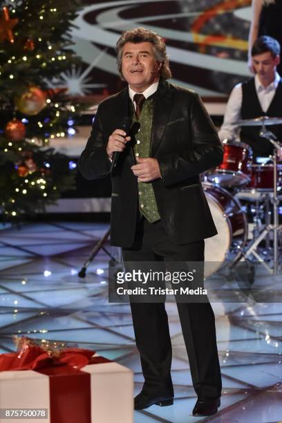 Andy Borg performs during the Stefanie Hertel Show 'Die grosse Show der Weihnachtslieder' on November 17, 2017 in Suhl, Germany.