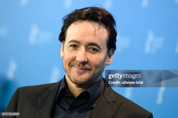 Schauspieler John Cusack während des Photocalls zum Film -CHI-RAQ- anlässlich der 66. Internationalen Filmfestspiele Berlin