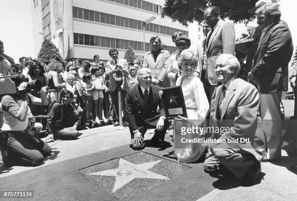 Hollywood Walk of Fame: A new star for Canadian pop singer Anne Murray will be embedded into the sidewalk by the Hollywood Chamber of Commerce
