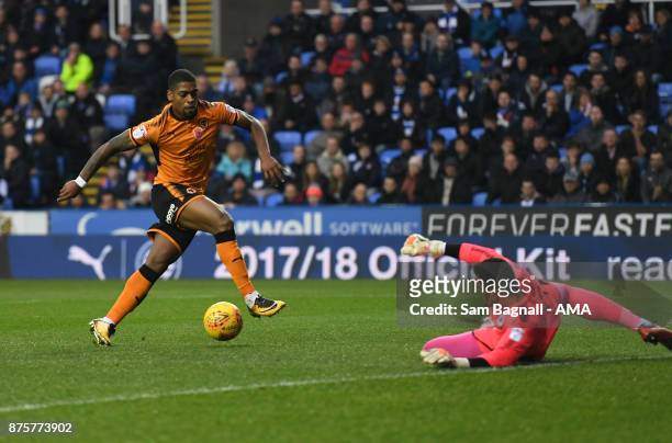 Ivan Cavaleiro of Wolverhampton Wanderers scores a goal to make it 0-1 during the Sky Bet Championship match between Reading and Wolverhampton at...