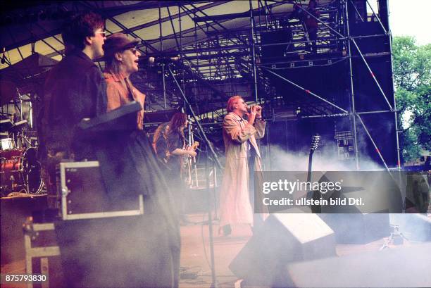 Frank Zander und Band live zur Alliierten-Verabschiedung auf dem Maifeld Berlin