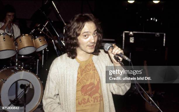 Steve Marriott , Small Faces, rock band, UK - on stage in Berlin, Waldbuehne