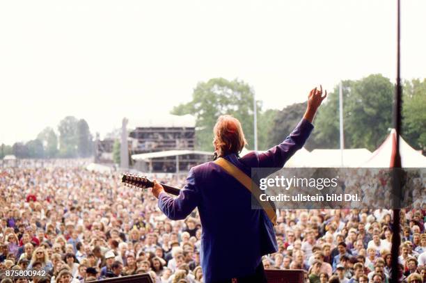 Frank Zander und Band live zur Alliierten-Verabschiedung auf dem Maifeld Berlin