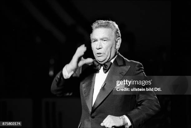 Peter Frankenfeld Photos And Premium High Res Pictures Getty Images peter-frankenfeld-photos-and-premium-high-res-pictures-getty-images