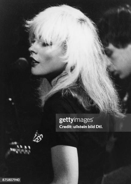 Blondie, Debbi Harry, rock singer, USA - on stage at "Neue Welt", Berlin