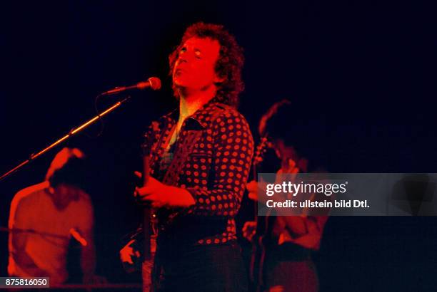 Jack Bruce - on stage at Hochschule der Kuenste , Berlin