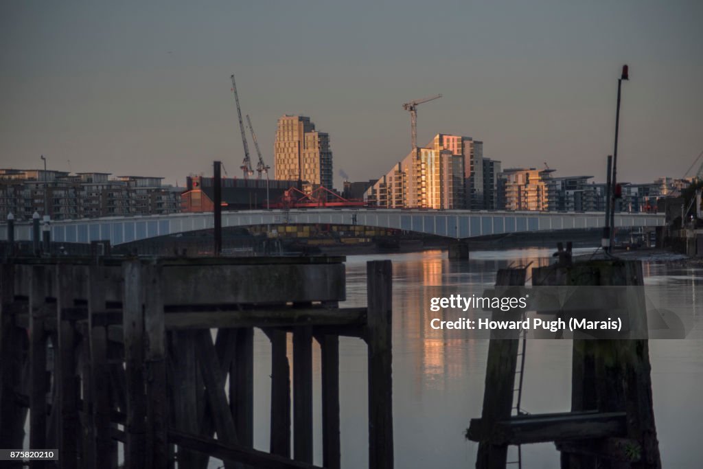 Sunrise over Wandsworth Bridge