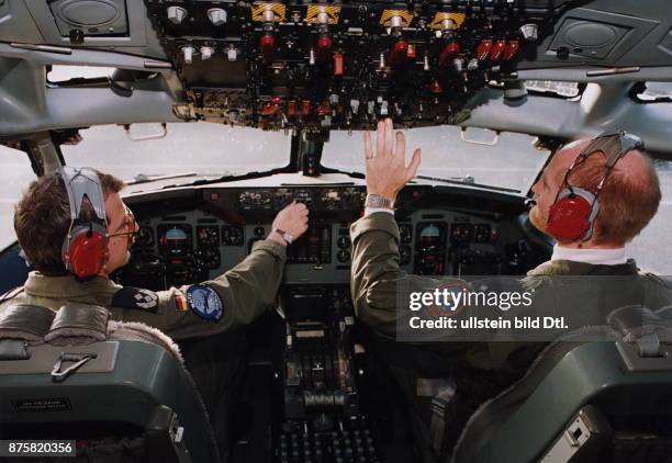 Deutsche Besatzung in einem Awacs Cockpit