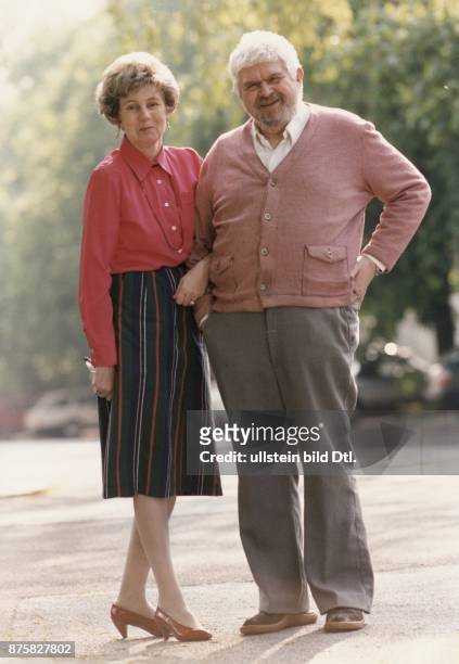 Uta Ranke-Heinemann *- Theologin, D mit ihrem Ehemann, dem Religionslehrer Edmund Ranke - 1990