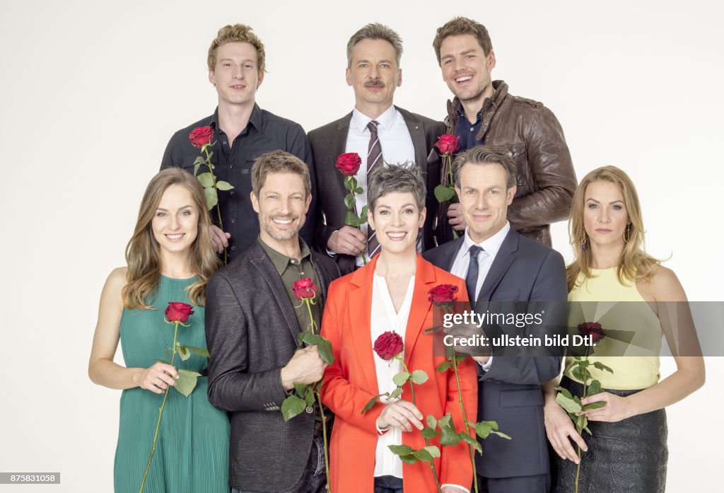 Hedi Honert,Felix Everding ,Mickey Hardt ,David C. Bunners ,Cheryl... Nachrichtenfoto Getty Images