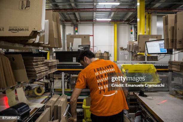 Dispatch Amazon Amazon Shipping Boxes Photos and Premium High Res Pictures - Getty Images