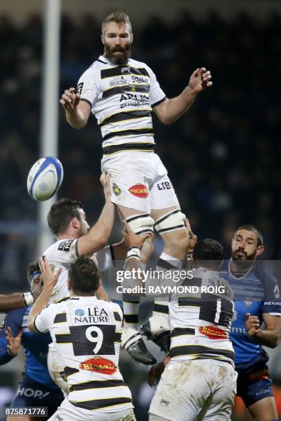 La Rochelle's New Zealander lock Jason Eaton grabs the ball in a line out during the French Top 14 rugby union match between Castres and La Rochelle...