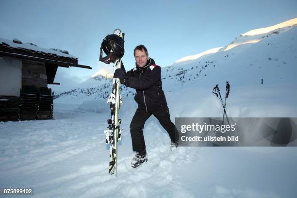 Daniel Bahr, Bundesgesundheitsminister, FDP - beim Skilaufen in Zuers am Arlberg, Österreich