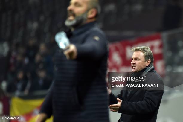 Metz's French head-coach Frederic Hantz reacts during the French L1 football match between Toulouse and Metz, on November 18, 2017 at the Municipal...