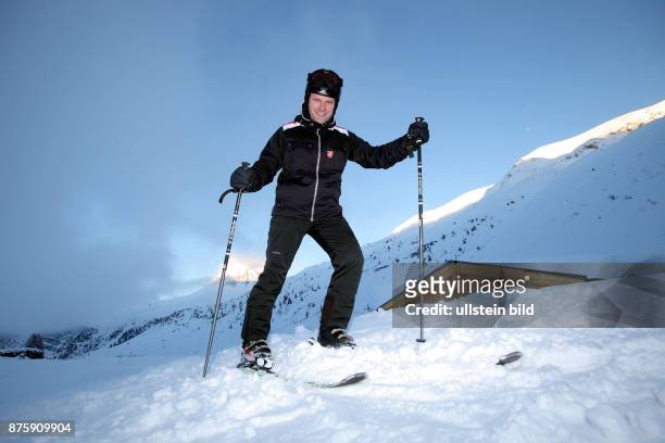 Daniel Bahr, Bundesgesundheitsminister, FDP - beim Skilaufen in Zuers am Arlberg, Österreich