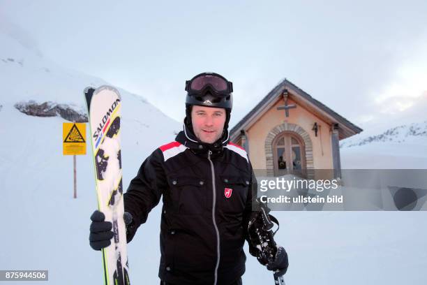 Daniel Bahr, Bundesgesundheitsminister, FDP - beim Skilaufen in Zuers am Arlberg, Österreich