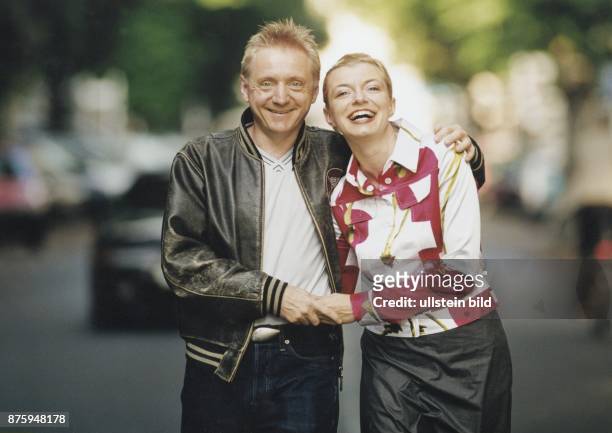 Schauspielerin, Produzentin, D mit ihrem Ehemann Pierre Franckh - August 2000
