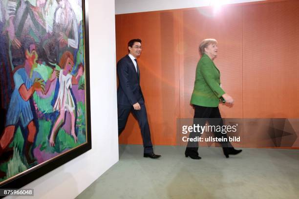 Berlin, Kanzleramt, Buneskabinett, Sitzung, Kabinettssitzung, hier Bundeskanzlerin Angela Merkel CDU und Vizekanzler Philipp Roesler FDP