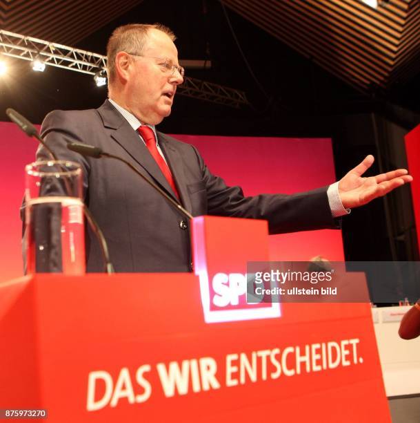 Berlin, Das Wir entscheidet: SPD Parteikonvent im Tempodrom, mit Peer Steinbrueck, bei einer Rede