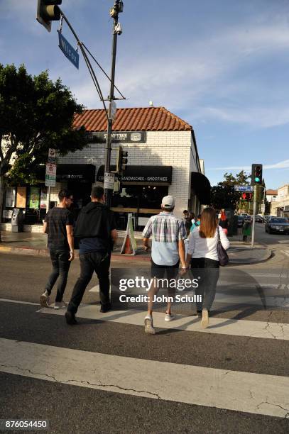 Festivalgoers participate in the 'Search Party' scavenger hunt during Vulture Festival LA presented by AT&T on November 18, 2017 in Hollywood,...