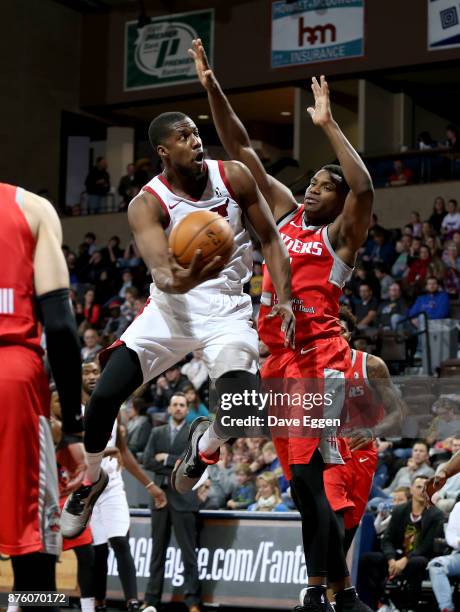 Tony Mitchell from the Sioux Falls Skyforce takes the ball to the basket against Tony Wroten of the Rio Grande Valley Vipers during an NBA G-League...