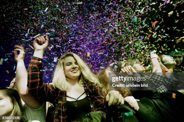 Kevin Simper Simper Photos and Premium High Res Pictures - Getty Images