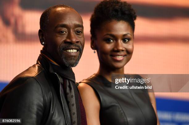 Regisseur Don Cheadle und Schauspielerin Emayatzy Corinealdi während der Pressekonferenz zum Film -Miles Ahead- anlässlich der 66. Internationalen...