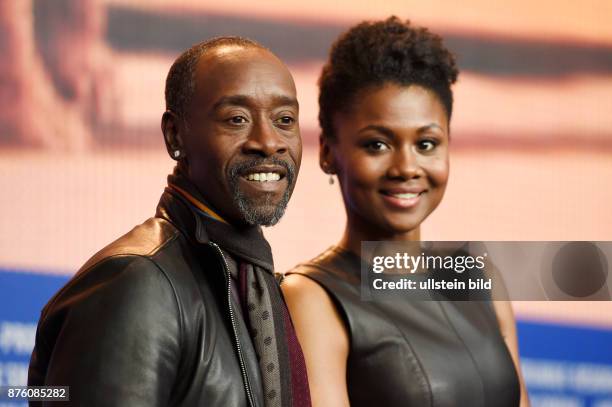 Regisseur Don Cheadle und Schauspielerin Emayatzy Corinealdi während der Pressekonferenz zum Film -Miles Ahead- anlässlich der 66. Internationalen...