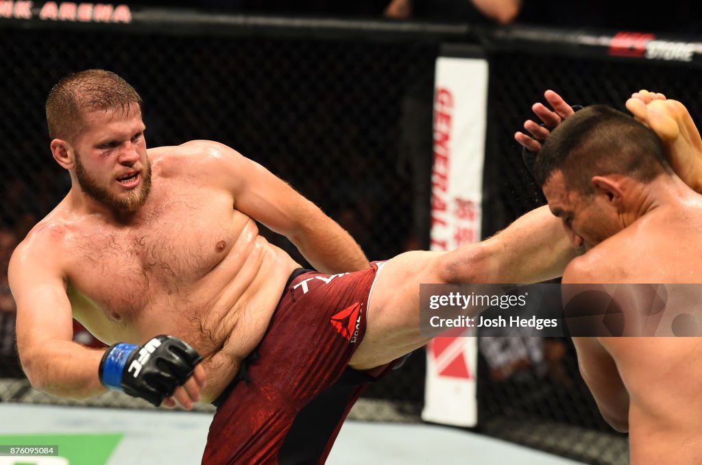 UFC Fight Night: Werdum v Tybura