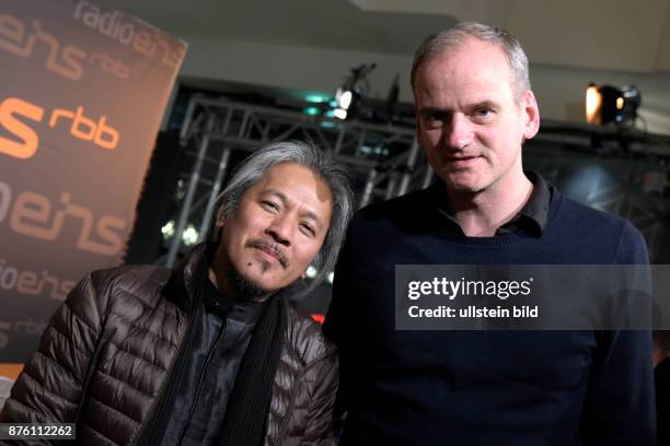 Regisseur Lav Diaz und Henning Harnisch beim RadioEins Berlinale-Nighttalk am Rande der 66. Internationalen Filmfestspiele Berlin