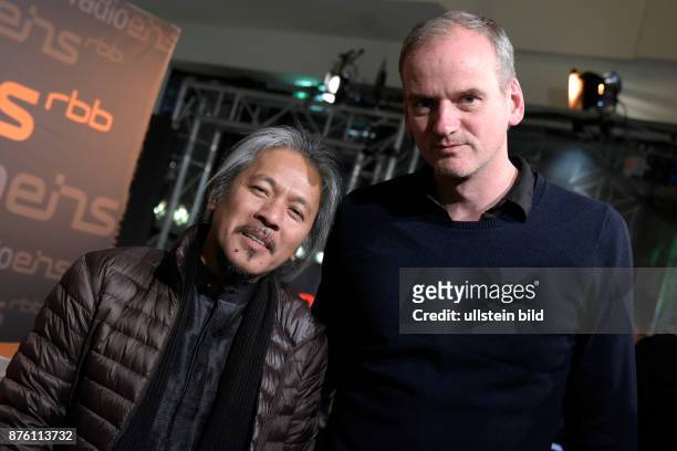 Regisseur Lav Diaz und Henning Harnisch beim RadioEins Berlinale-Nighttalk am Rande der 66. Internationalen Filmfestspiele Berlin