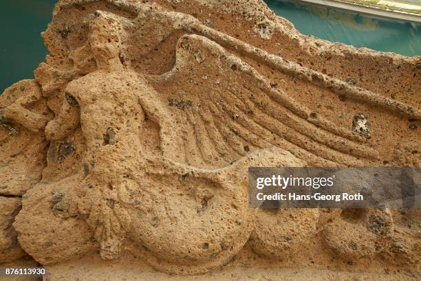 the etruscan necropolis of sovana, tomb of demoni alati - tufa stock pictures, royalty-free photos & images