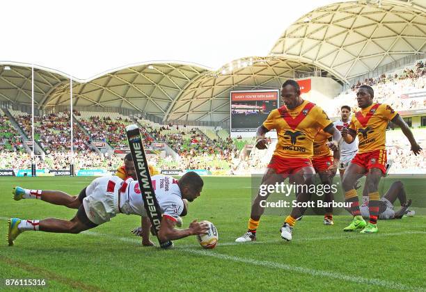 Kallum Watkins of England scores a try during the 2017 Rugby League World Cup Quarter Final match between England and Papua New Guinea Kumuls at AAMI...