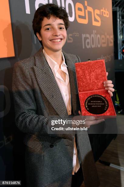 Regisseurin Leonor Teles mit dem Goldenen Bären für den Besten Kurzfilm BALLADE DER BATRACHIA beim RadioEins Berlinale-Nighttalk zum Abschluss der...