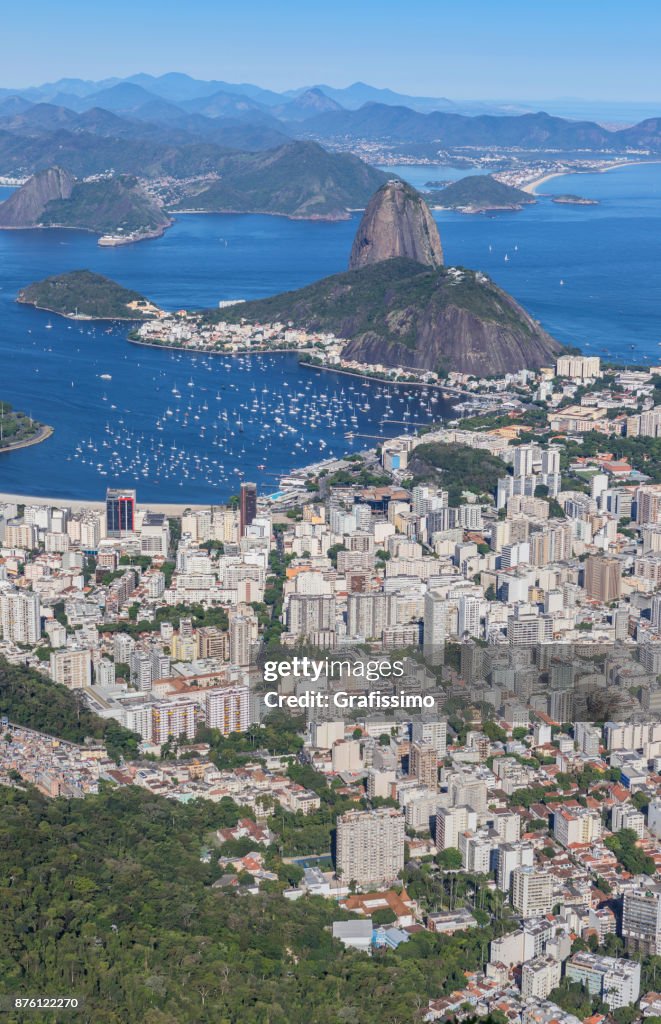 Rio De Janeiro mit Zuckerhut und Guanabara-Bucht im Sommer