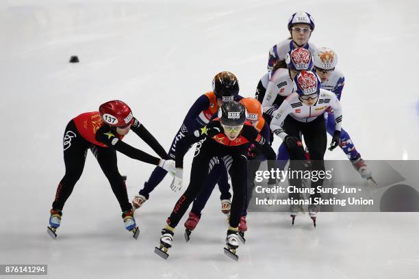 Lara van Ruijven of Netherlands, Yihan Guo of China and Kim Ye-Jin of South Korea compete in the Ladies 3000m Relay Final A during the Audi ISU World...