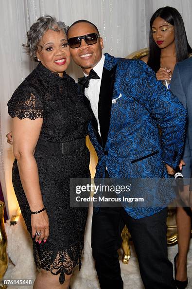 Devoe Singer Bell Biv DeVoe/New Edition singer Ronnie DeVoe with mother Flo DeVoe ...