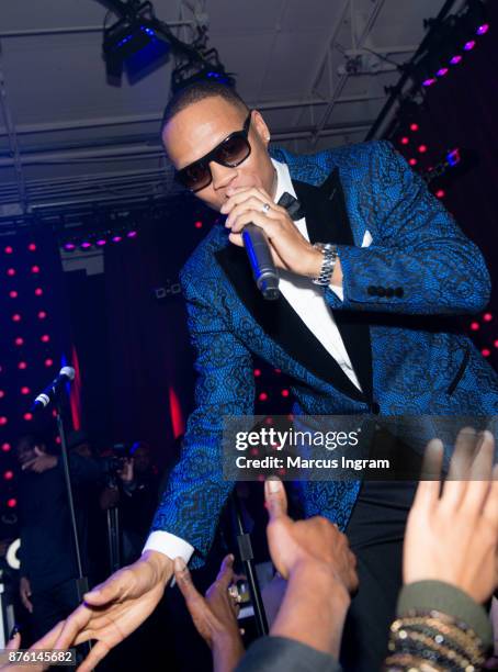 Devoe Singer 94 50th Birthday Celebration For Ronnie Devoe Stock Photos, High-Res ...