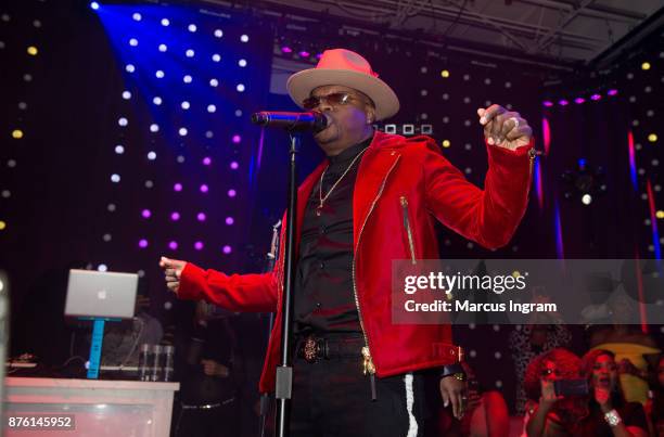 Devoe Singer Ricky Bell (Singer) Photos and Premium High Res Pictures - Getty Images