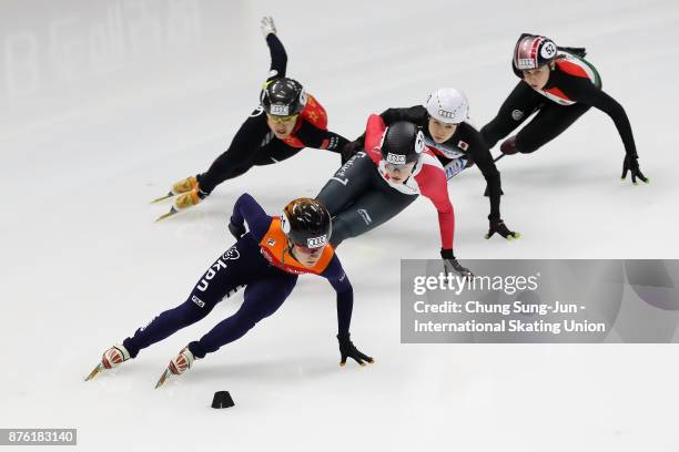 Yara van Kerkhof of Netherlands, Kim Boutin of Canada, Hitomi Saito of Japan and Jinyu Li of China compete in the Ladies 1000m Quarterfinals during...