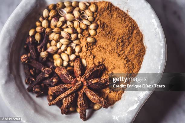 winter spice - koriander stock-fotos und bilder