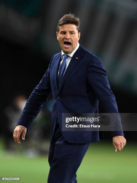 Head coach Ricardo Rodriguez of Tokushima Vortis shouts during the J.League J2 match between Tokyo Verdy and Tokushima Vortis at Ajinomoto Stadium on...