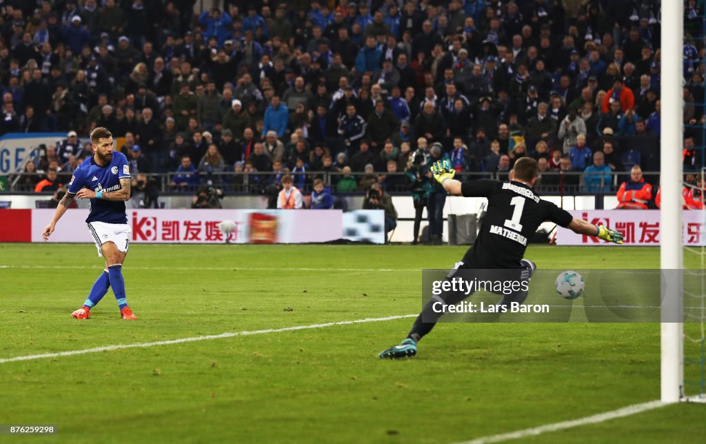 FC Schalke 04 v Hamburger SV - Bundesliga