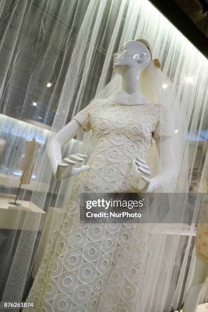 Pedro Rovira retrospective exhibition at the Costume Museum, one of the great names of classic haute couture can be seen from November 16, 2017...