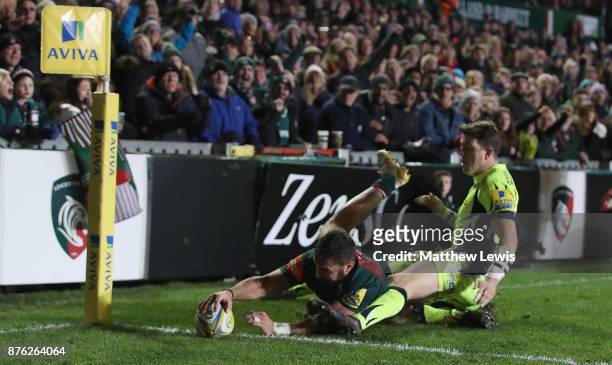 Gareth Owen of Leicester Tigers scores a try during the Aviva Premiership match between Leicester Tigers and Sale Sharks at Welford Road on November...